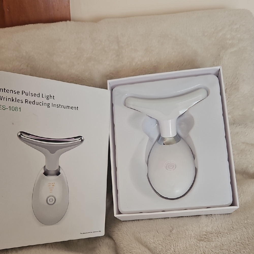 Intense Pulsed Light Wrinkle Reducing Instrument - Picture 3 of 5